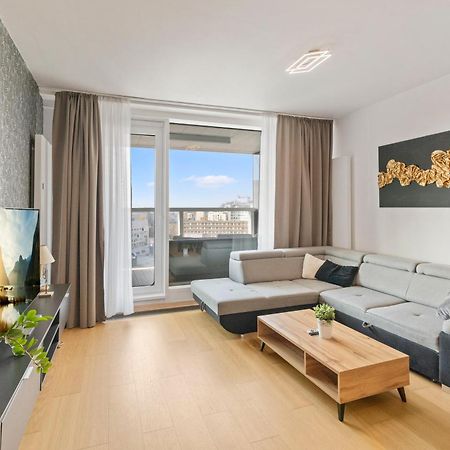 Panorama City Apartment In Downtown Area With Free Parking And Castle View Bratislava Eksteriør bilde