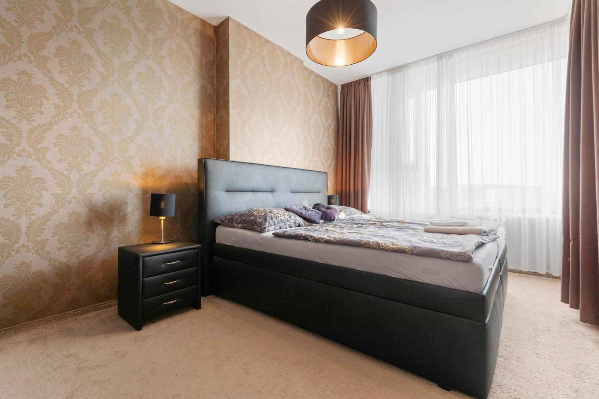 Panorama City Apartment In Downtown Area With Free Parking And Castle View Bratislava Eksteriør bilde