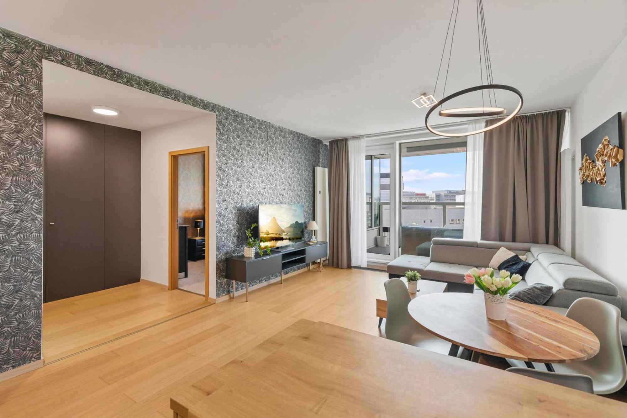 Panorama City Apartment In Downtown Area With Free Parking And Castle View Bratislava Eksteriør bilde